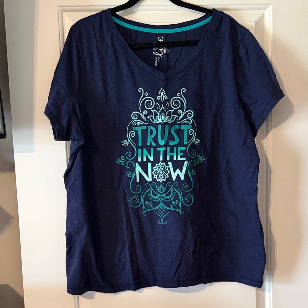 V neck tshirt